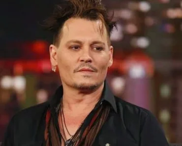 “Johnny Depp’s Inspiring Transformation: From Hollywood Legend to Doting Family Man”