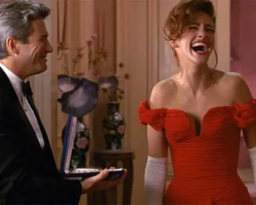 ‘Pretty Woman’: Richard Gere Improvised the Necklace Scene That Made Julia Roberts Burst Out Laughing