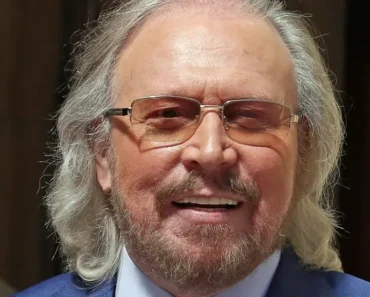 Barry Gibb Early Life, Net Worth, Height, Achievements, Body Measurements