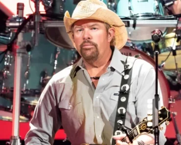 Country singer Toby Keith overcomes stomach cancer, plans to hit the road again